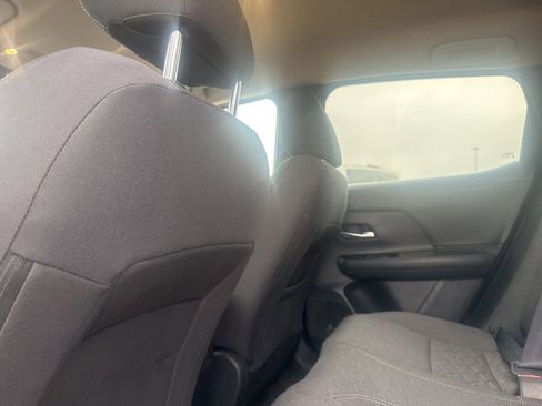 Certified 2025 Nissan Kicks SV image 29