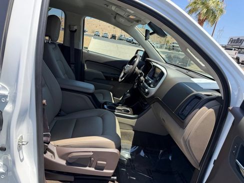 Used 2015 GMC Canyon SLT RWD image 14