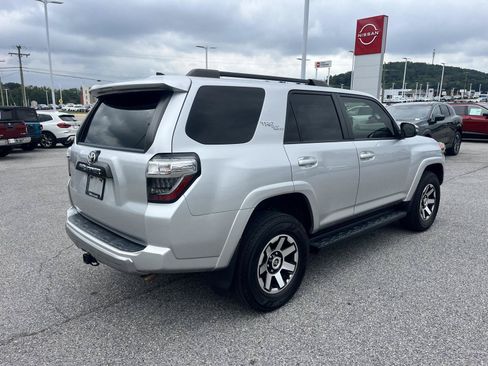 Used 2022 Toyota 4Runner TRD Off-Road Premium AWD/4WD image 7