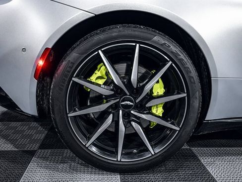 Used 2017 Aston Martin DB11 V12 image 32