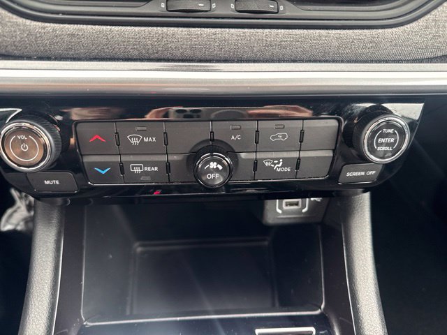 Used 2024 Jeep Compass Latitude AWD/4WD image 18