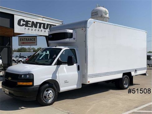 Used 2022 Chevrolet Express 4500 Extended w/ Power Convenience Package image 1