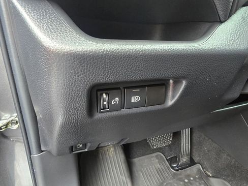 Certified 2022 Toyota RAV4 LE AWD/4WD image 16