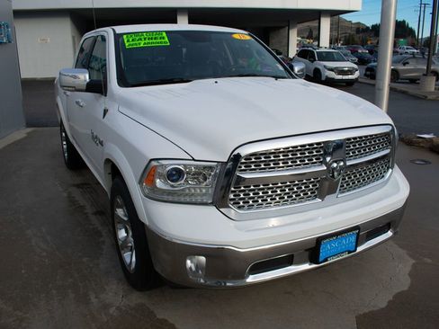 Used 2018 RAM 1500 Laramie image 10