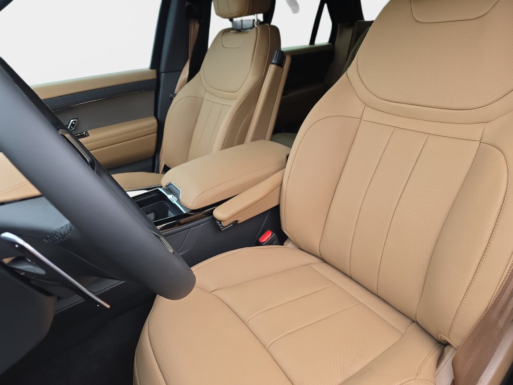 New 2027 Land Rover Range Rover Sport SE AWD/4WD image 12
