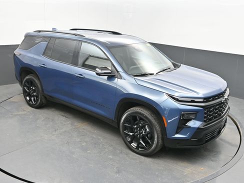 New 2026 Chevrolet Traverse RS w/ LPO, Floor Liner Package FWD image 28
