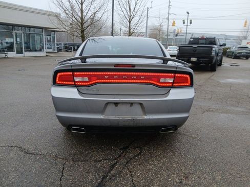 Used 2013 Dodge Charger SE w/ Sport Appearance Group image 6