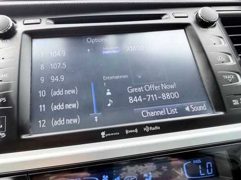 Used 2018 Toyota Highlander Limited Platinum AWD/4WD image 12