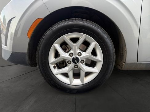 Used 2023 Kia Soul LX w/ Option Group 015 FWD image 9