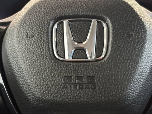 Used 2025 Honda Pilot Touring image 13