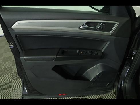 Used 2018 Volkswagen Atlas SE AWD/4WD image 18