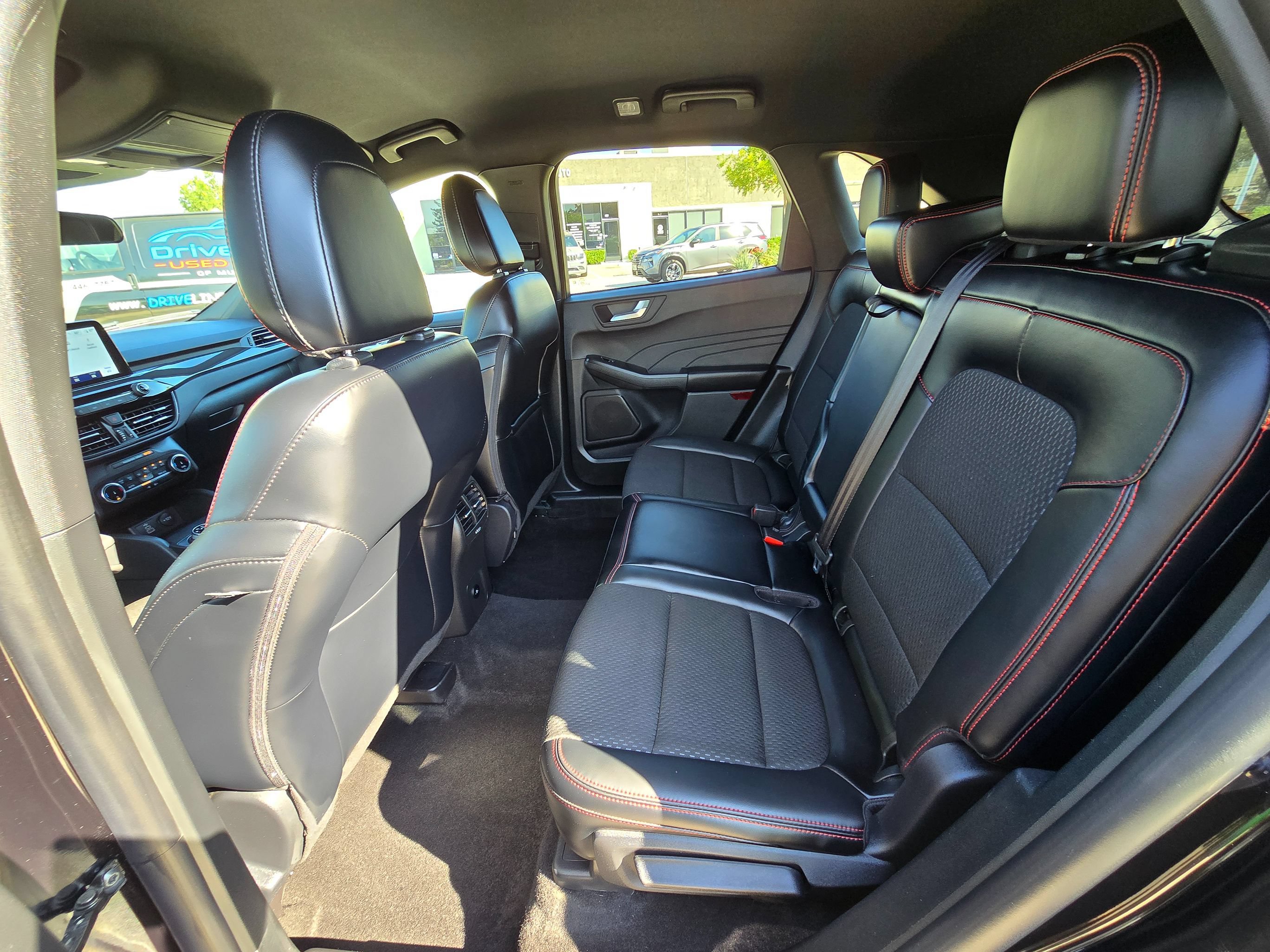 Used 2025 Ford Escape ST-Line FWD image 19