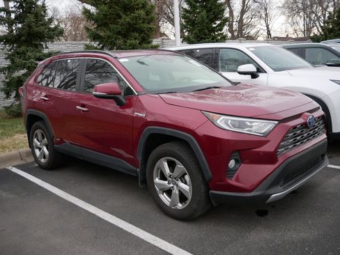 Used 2020 Toyota RAV4 Limited w/ Limited Grade Weather Package image 4