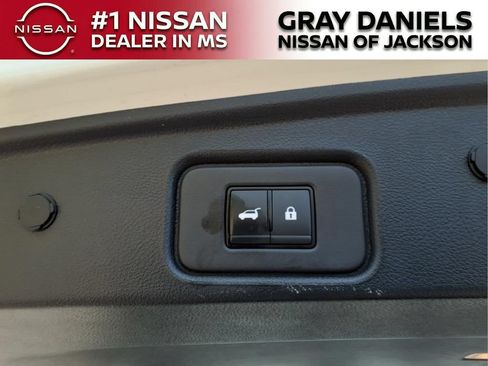 Certified 2024 Nissan Pathfinder Platinum w/ Cargo Package FWD image 10