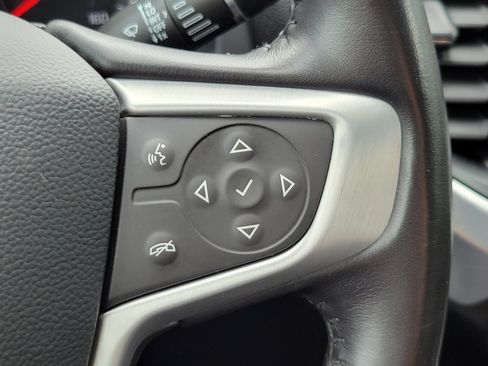 Used 2020 GMC Acadia SLT w/ Trailering Package FWD image 18