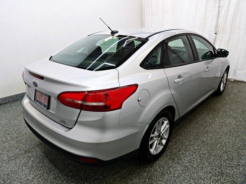 Used 2016 Ford Focus SE FWD image 6