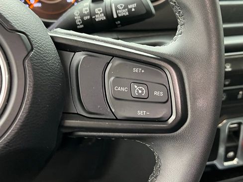 Used 2023 Jeep Wrangler Willys image 15