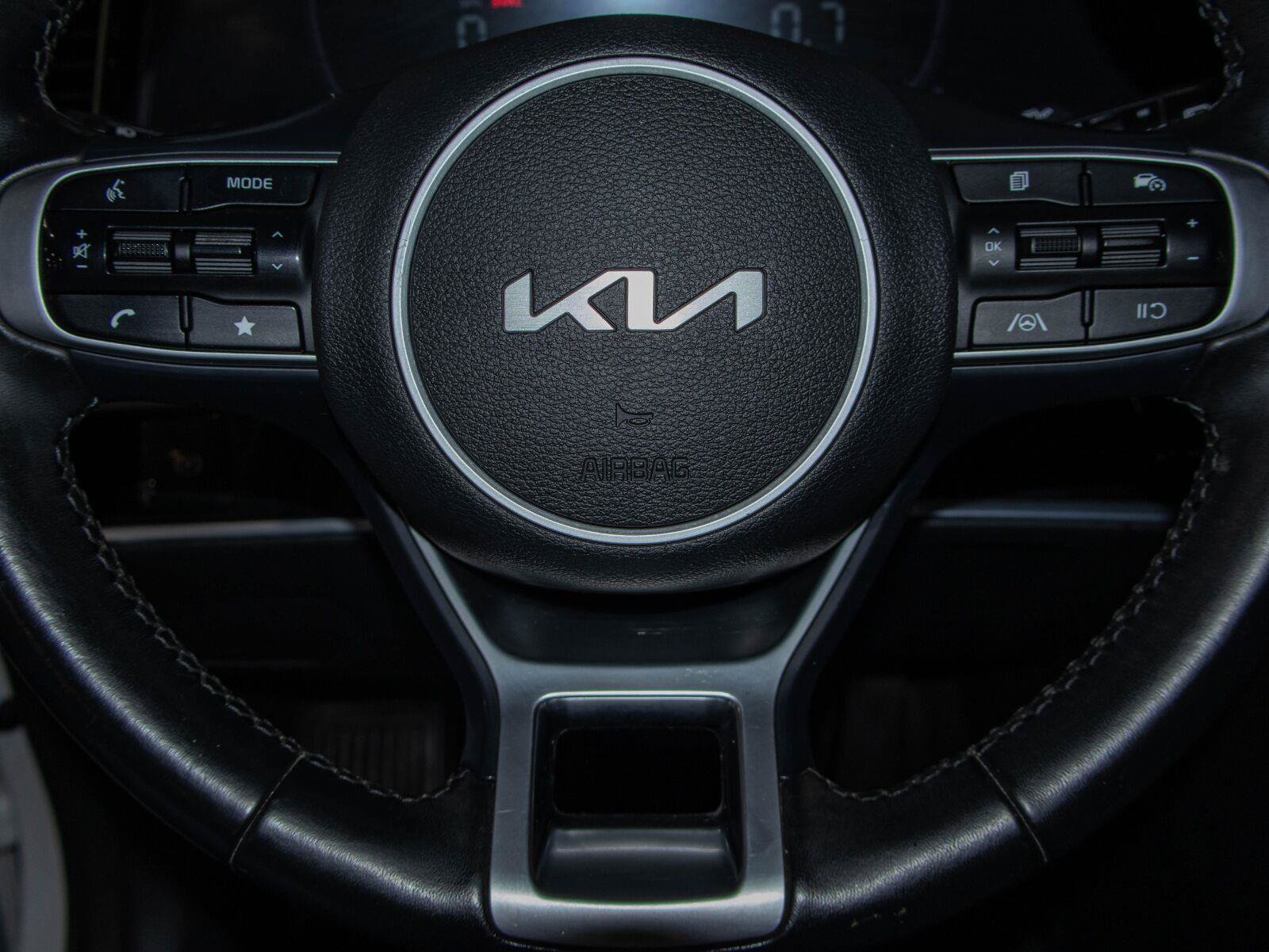 Used 2024 Kia Sportage EX FWD image 12