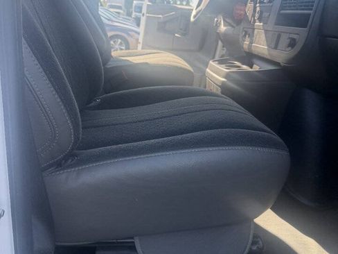 Used 2025 Chevrolet Express 2500 w/ Driver Convenience Package RWD image 6