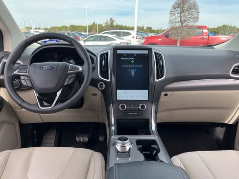 Used 2022 Ford Edge Titanium w/ Equipment Group 301A image 16