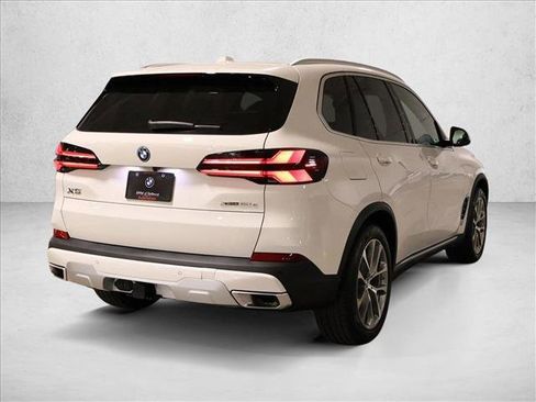 Used 2026 BMW X5 xDrive50e AWD/4WD image 2