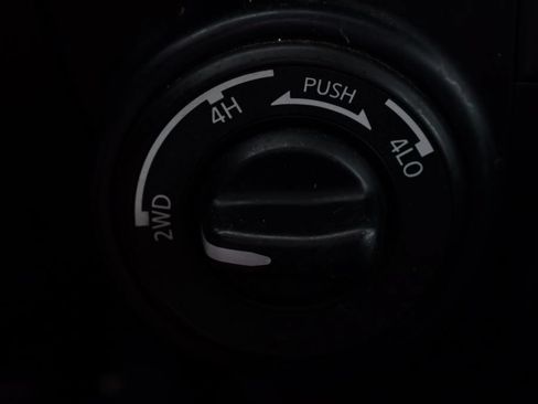 Used 2019 Nissan Titan S AWD/4WD image 28