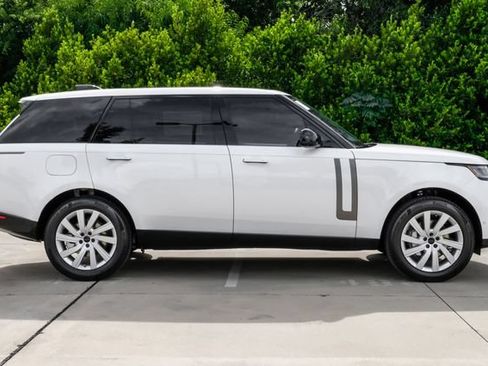 New 2026 Land Rover Range Rover Long Wheelbase SE AWD/4WD image 10