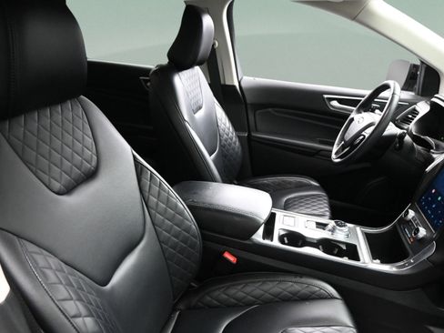 Certified 2024 Ford Edge Titanium AWD/4WD image 34
