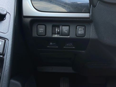 Used 2018 Subaru Forester 2.5i Touring AWD/4WD image 20