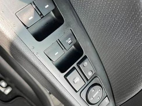 Used 2018 Hyundai Elantra Sport FWD image 35