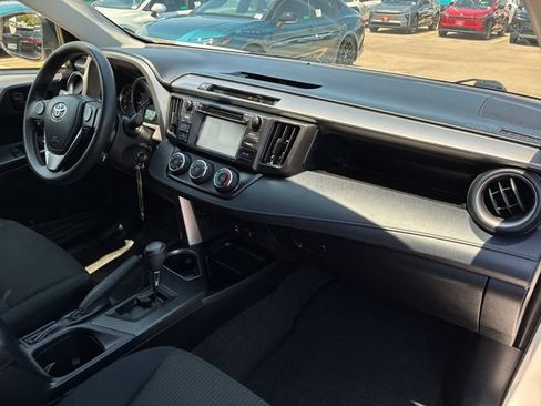 Used 2016 Toyota RAV4 LE FWD image 15
