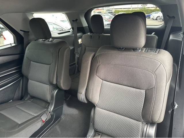 Used 2023 Ford Explorer XLT RWD image 17