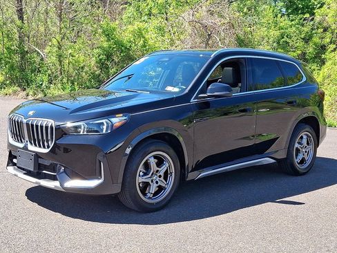 Used 2025 BMW X1 xDrive28i AWD/4WD image 3