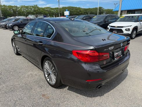 Used 2018 BMW 530i xDrive AWD/4WD image 10