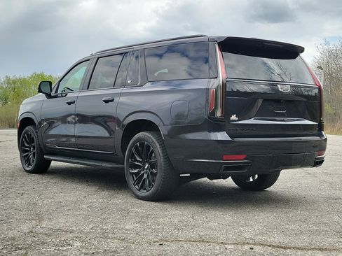 Used 2023 Cadillac Escalade ESV Sport Platinum w/ LPO, ONYX Package AWD/4WD image 7