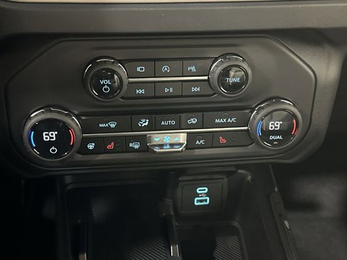 New 2025 Ford Bronco Outer Banks image 27