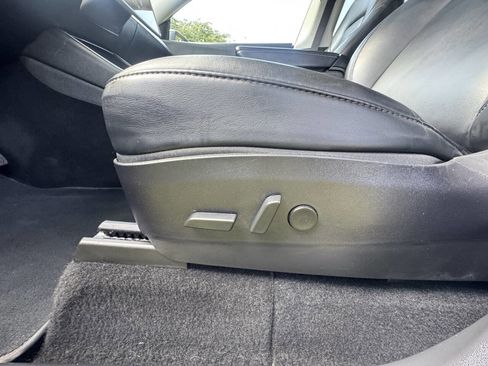 Used 2020 Tesla Model Y Long Range image 10