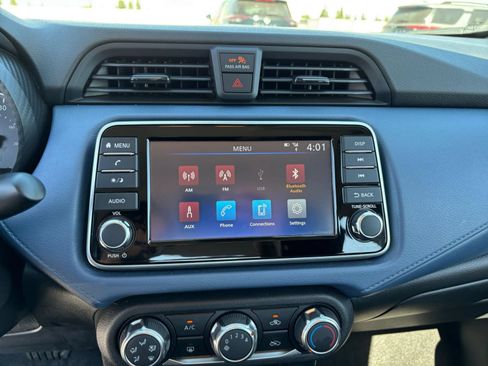 Used 2025 Nissan Versa SV FWD image 19