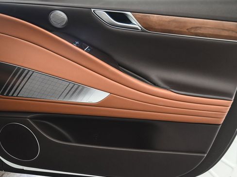 Used 2024 Genesis G80 image 10