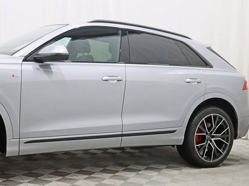 Used 2021 Audi Q8 Prestige w/ Prestige Package image 3