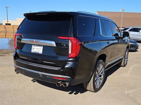 Used 2021 GMC Yukon Denali w/ Denali Premium Package image 7