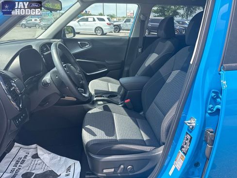 Used 2025 Kia Soul EX FWD image 20