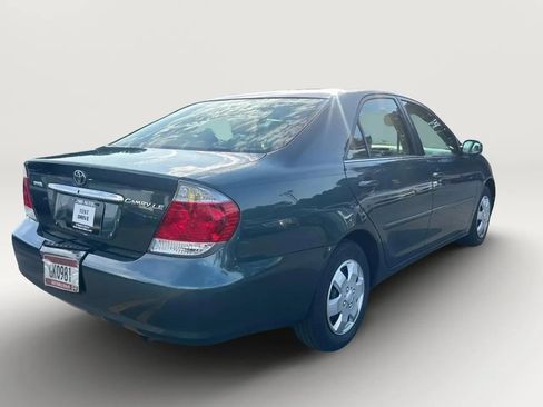 Used 2005 Toyota Camry LE FWD image 3