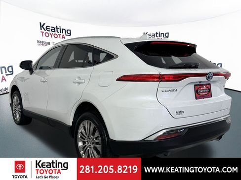 Certified 2024 Toyota Venza XLE image 8