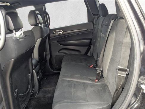 Used 2016 Jeep Grand Cherokee Laredo image 16