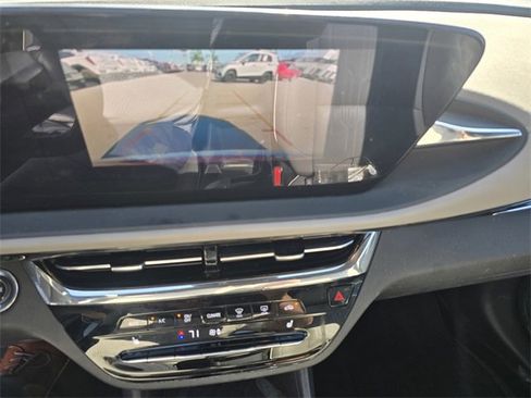 Used 2025 Buick Envista Avenir image 30