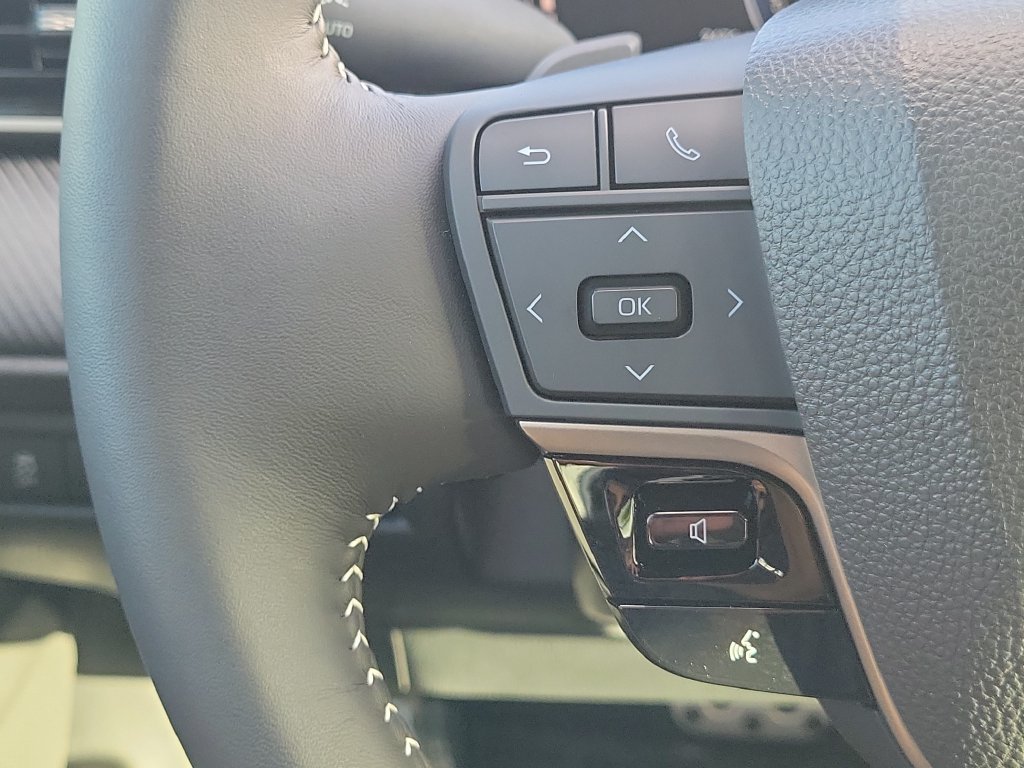 Used 2025 Toyota Camry SE w/ Multimedia Upgrade Package FWD image 22