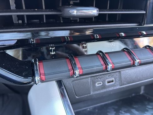 Used 2024 GMC Canyon AT4X image 34