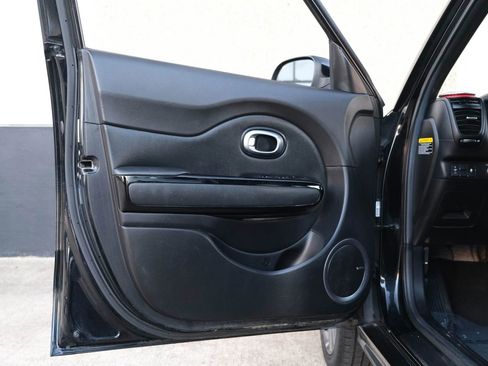 Used 2016 Kia Soul + w/ Tarmac Special Edition image 19