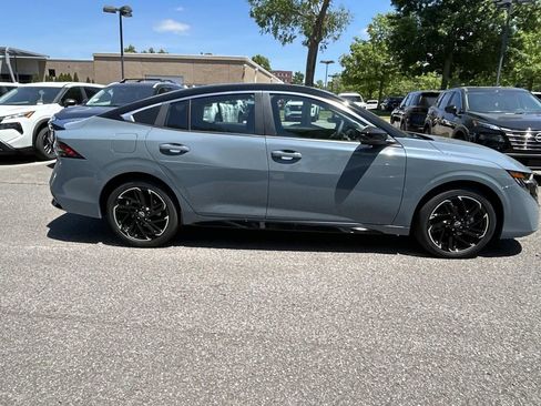 New 2026 Nissan Sentra SR w/ Floor Mat Package FWD image 8